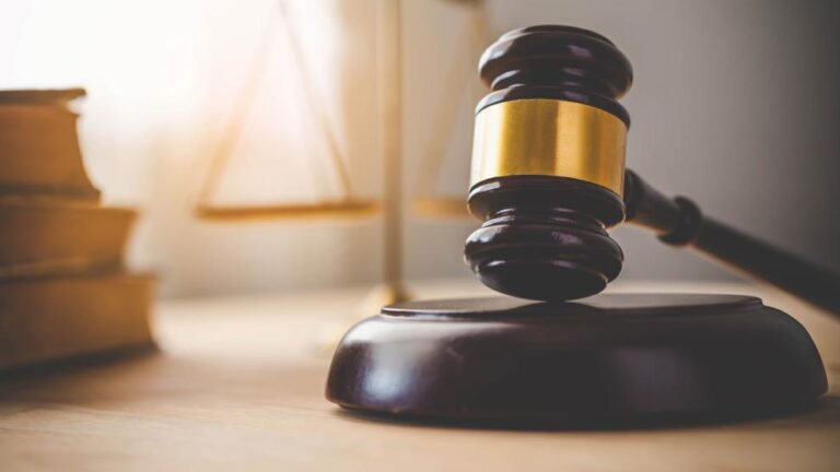 Společnost a manažer byli odsouzeni za dotační podvody v souvislosti s projektem snižování prašnosti